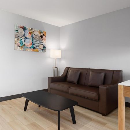 Microtel Inn & Suites By Wyndham Tracy Esterno foto
