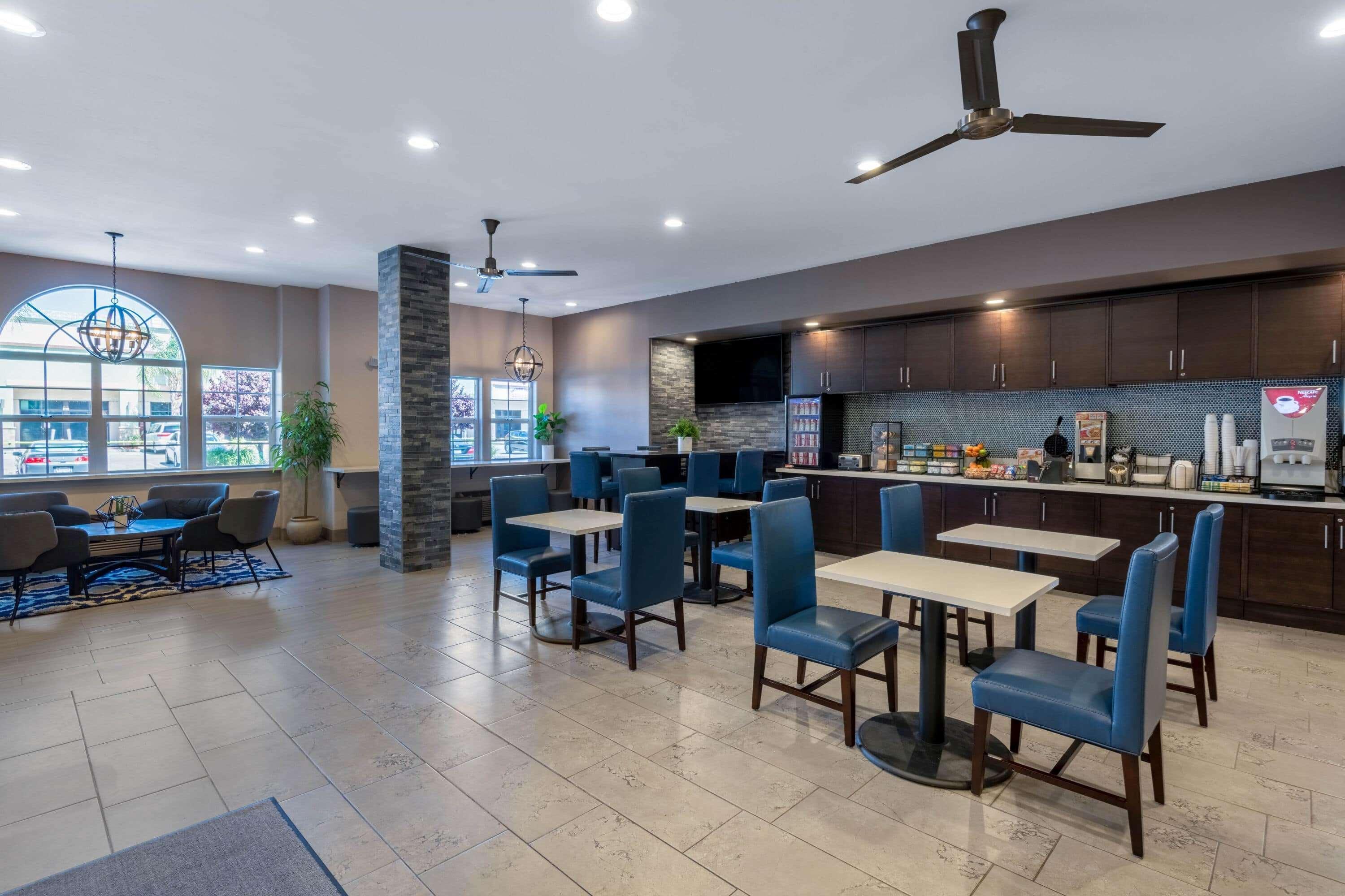 Microtel Inn & Suites By Wyndham Tracy Esterno foto