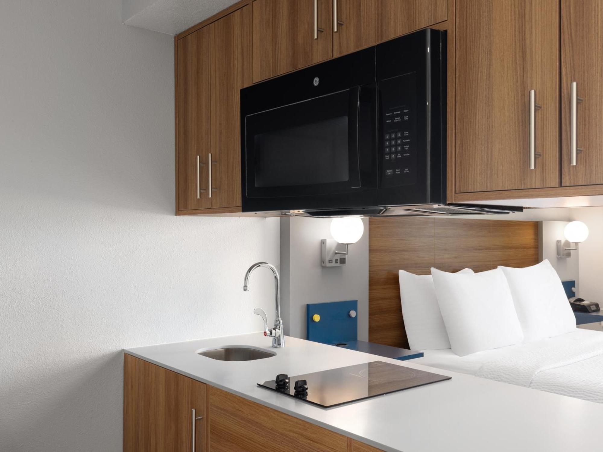 Microtel Inn & Suites By Wyndham Tracy Esterno foto