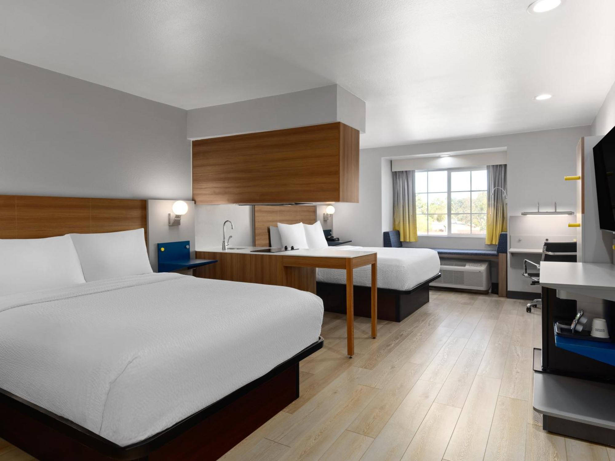 Microtel Inn & Suites By Wyndham Tracy Esterno foto