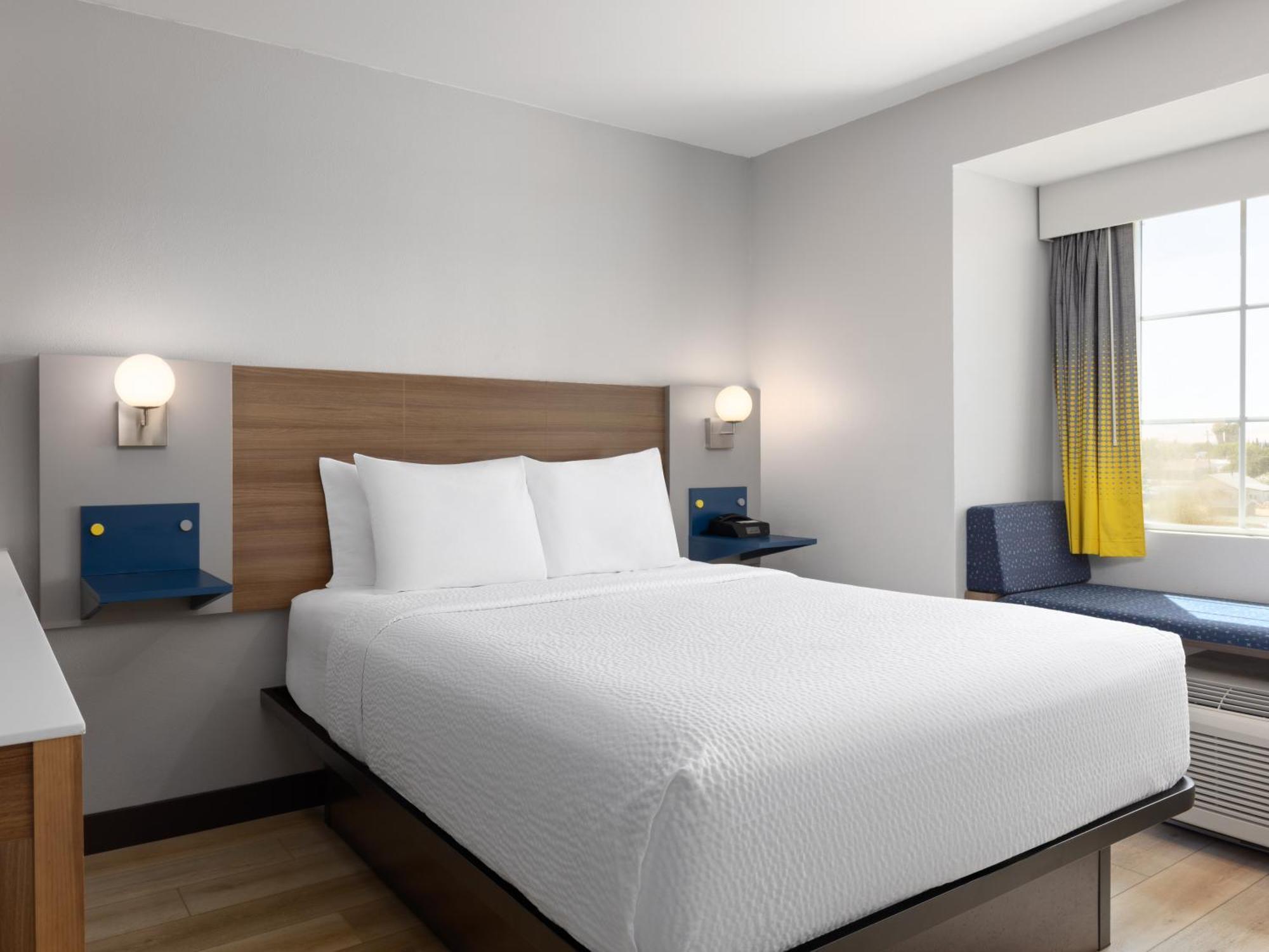 Microtel Inn & Suites By Wyndham Tracy Esterno foto