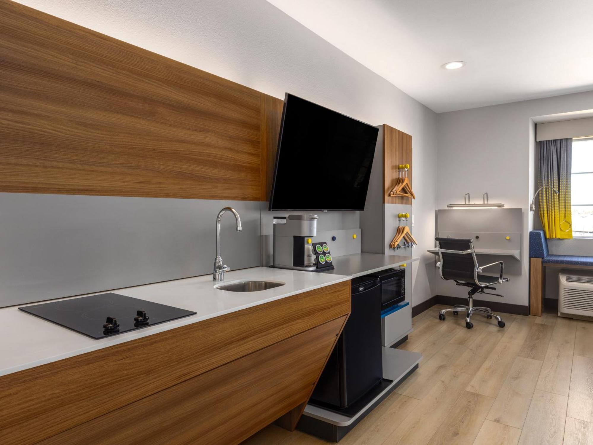 Microtel Inn & Suites By Wyndham Tracy Esterno foto