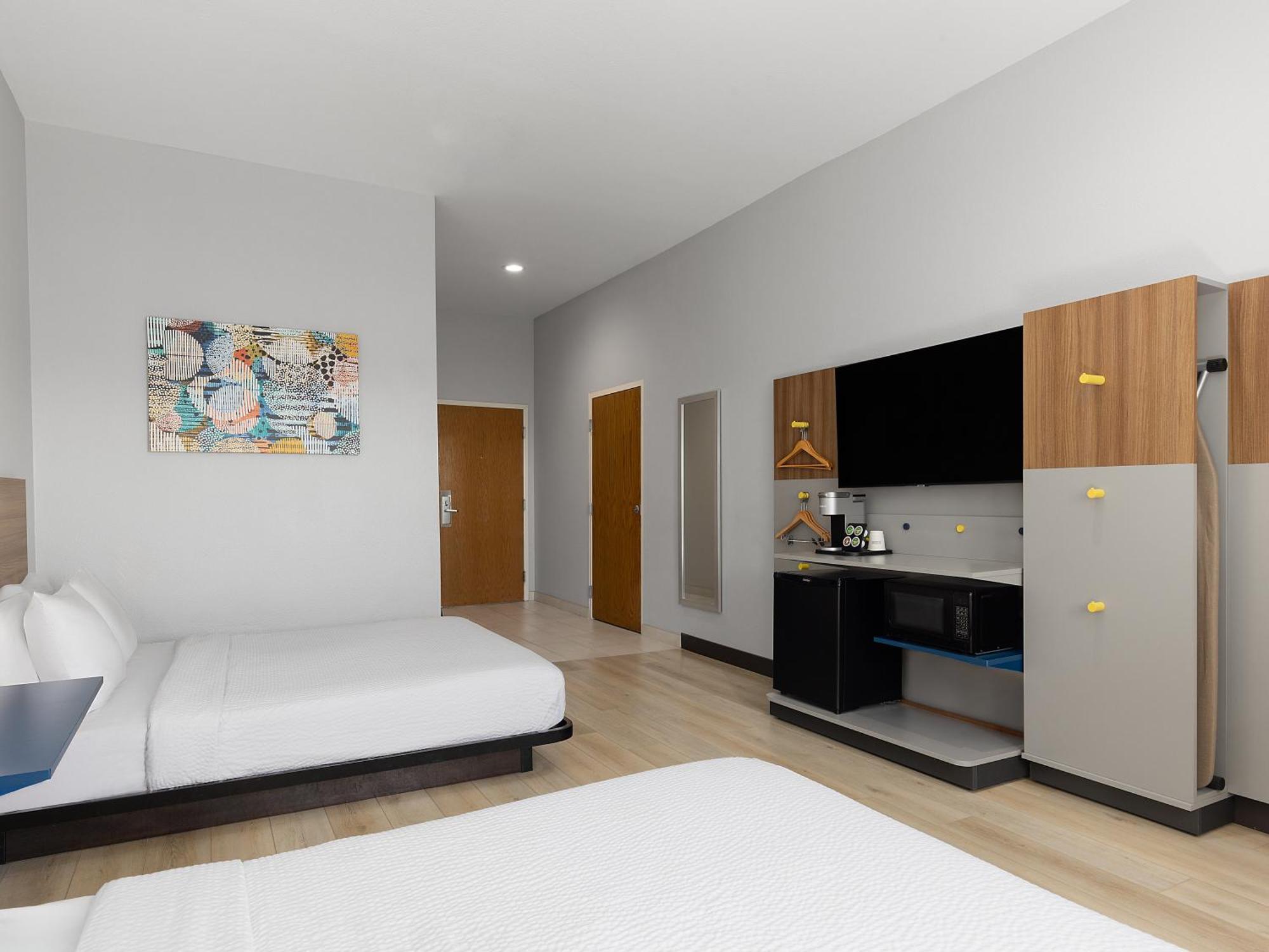 Microtel Inn & Suites By Wyndham Tracy Esterno foto