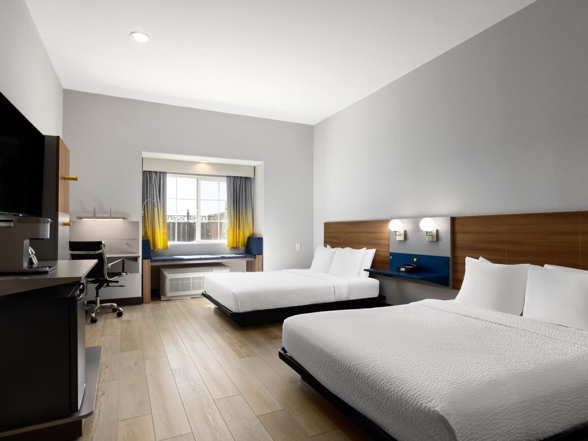 Microtel Inn & Suites By Wyndham Tracy Esterno foto
