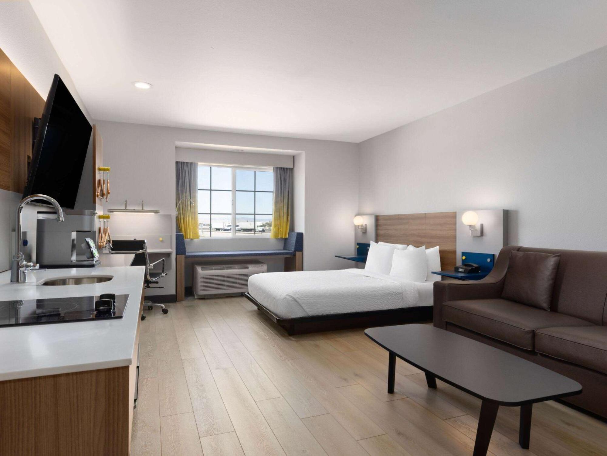 Microtel Inn & Suites By Wyndham Tracy Esterno foto